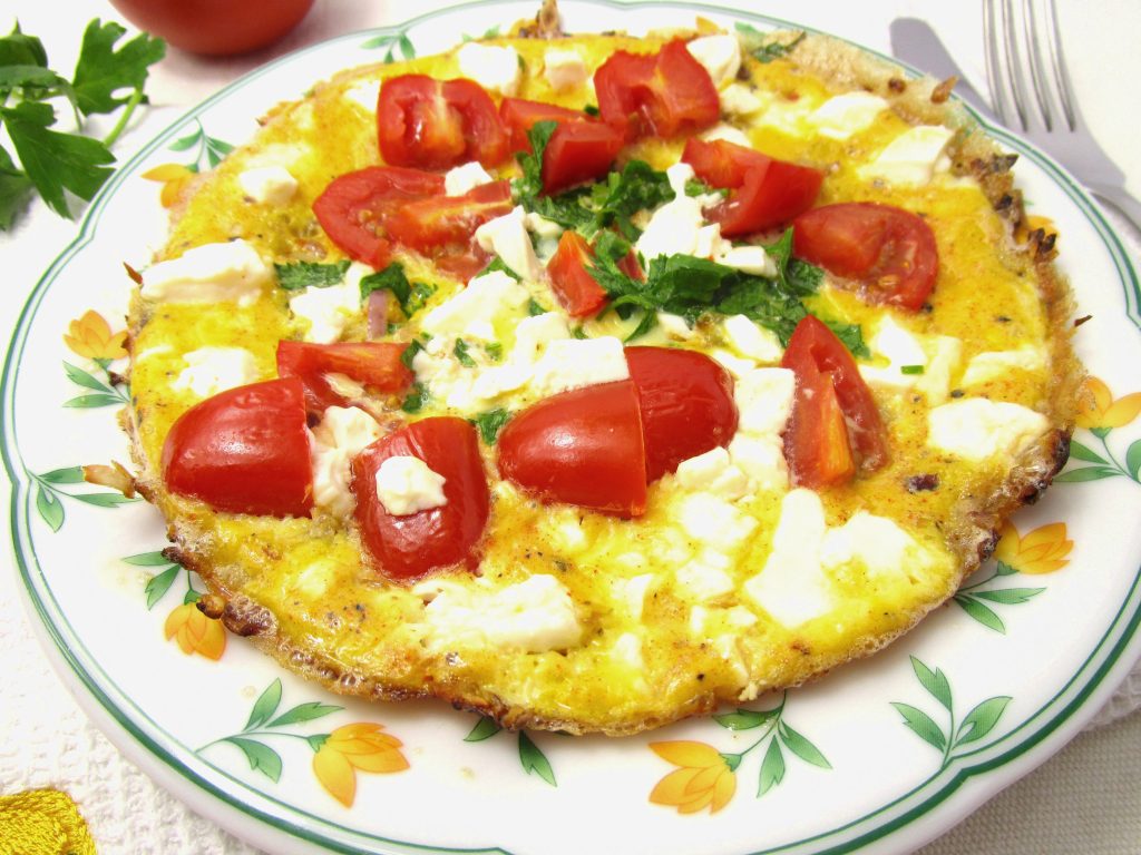 Omelett mit Tomaten und Feta