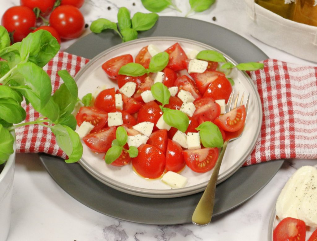 Tomatensalat mit Mozzarella