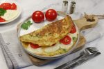 Omelett mit Mozzarella und Tomaten